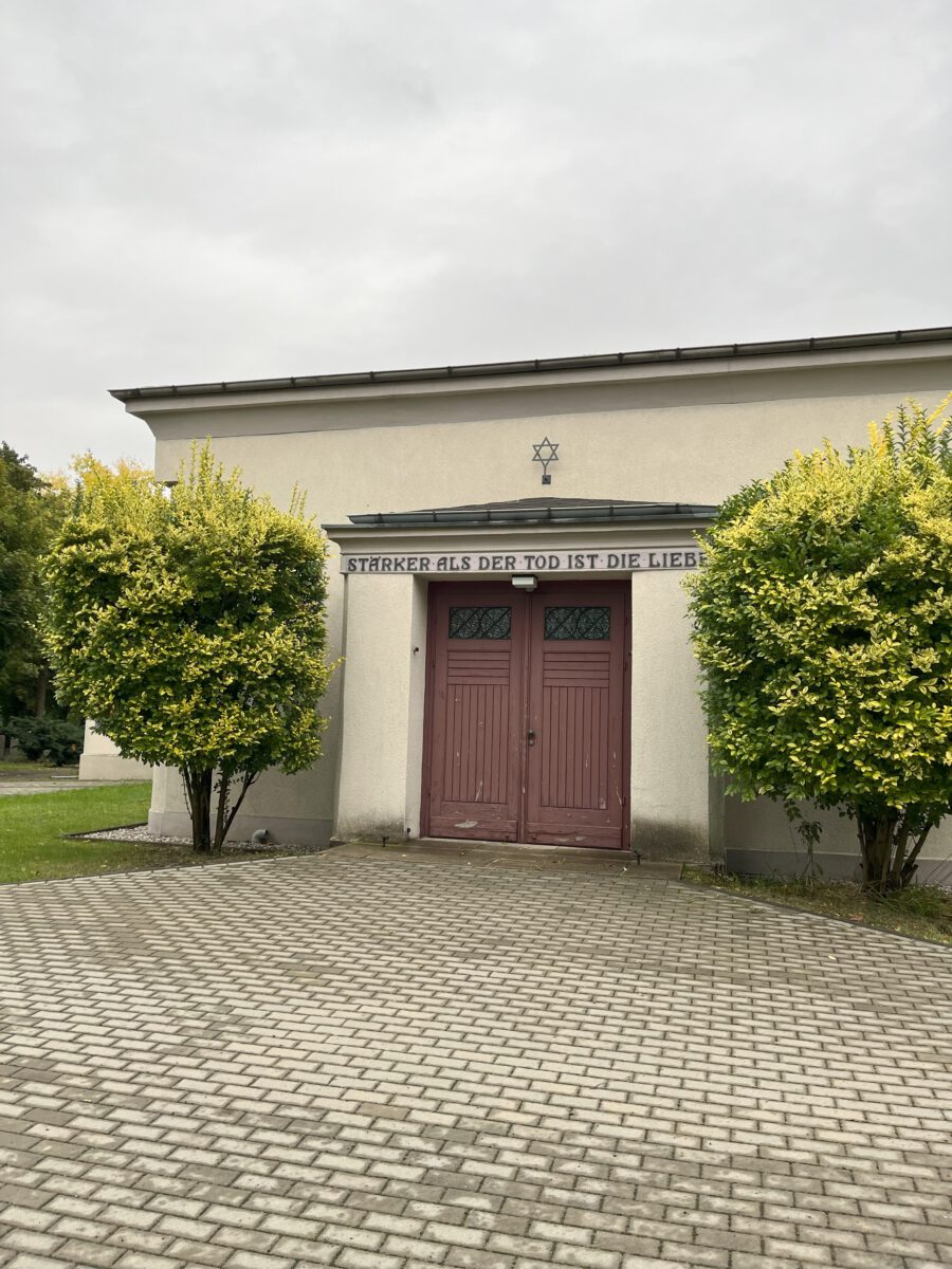 Trauerhalle auf dem Neuen Israelitischen Friedhof in Leipzig